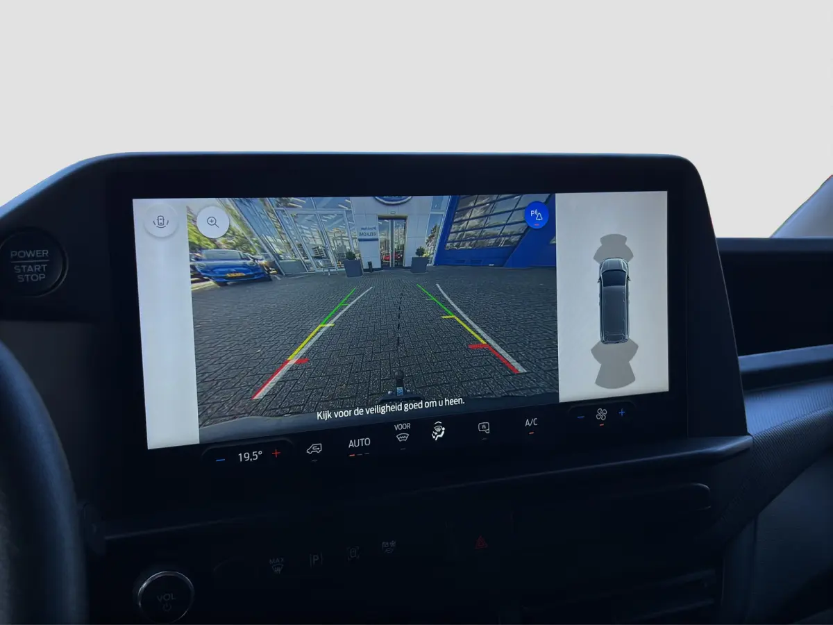 320 2.0 TDCI L2H1 Trend | Cruise Control | Camera | Trekhaak | CarPlay |