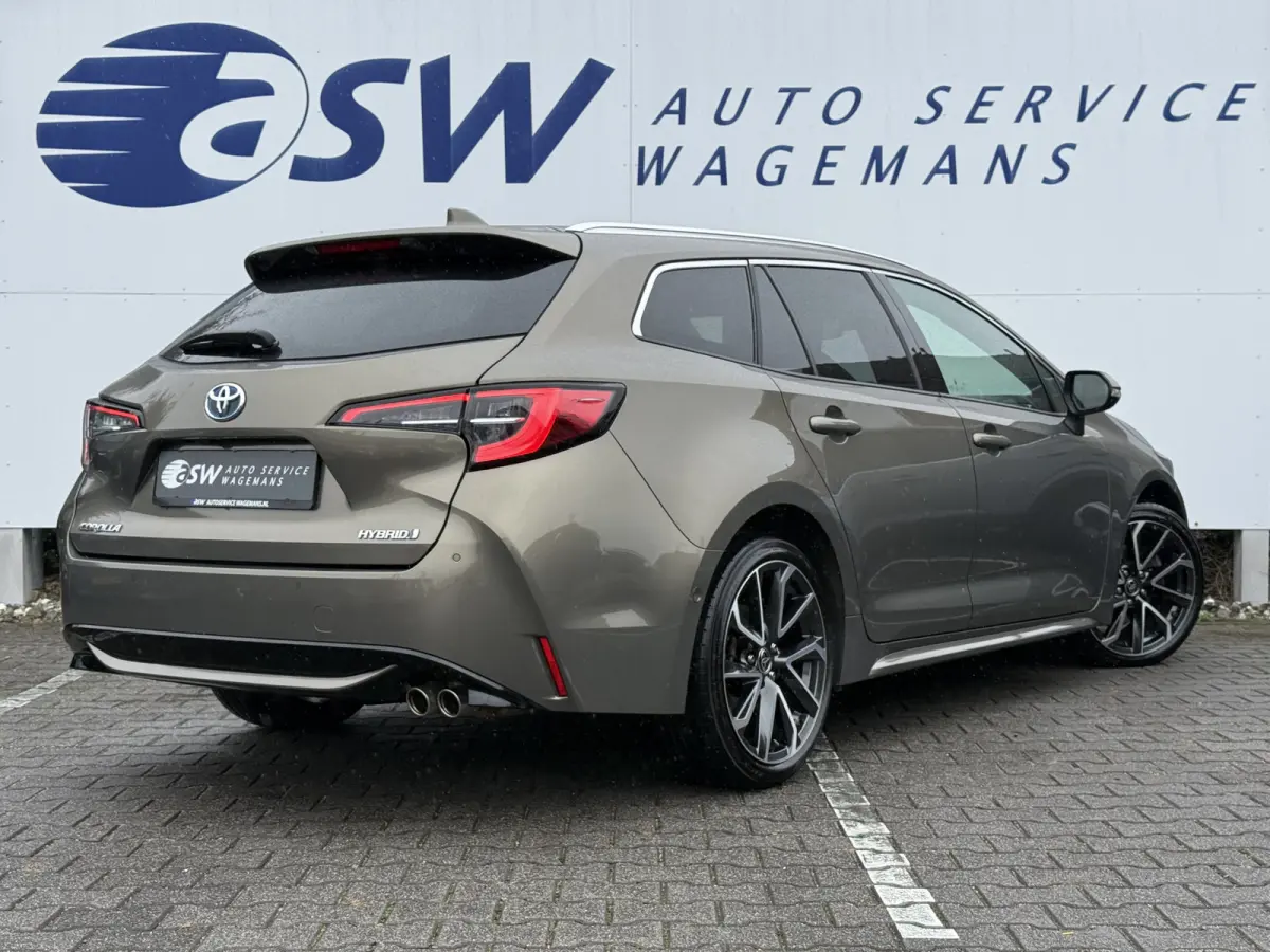 2.0 Hybrid Executive | HUD | ACC | CarPlay | Camera | JBL | 18 inch