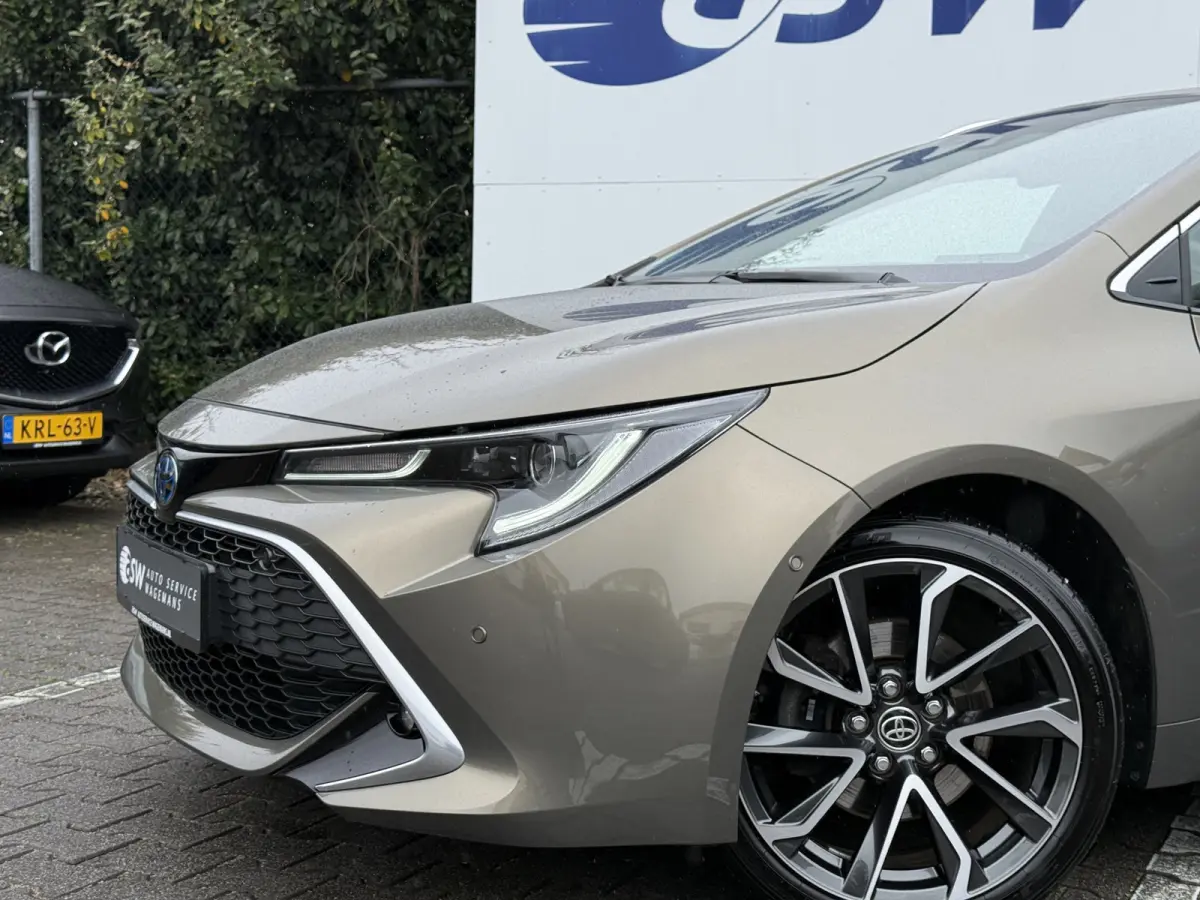 2.0 Hybrid Executive | HUD | ACC | CarPlay | Camera | JBL | 18 inch