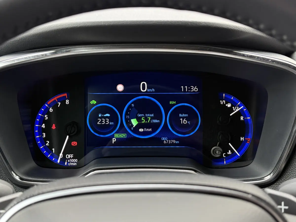 2.0 Hybrid Executive | HUD | ACC | CarPlay | Camera | JBL | 18 inch