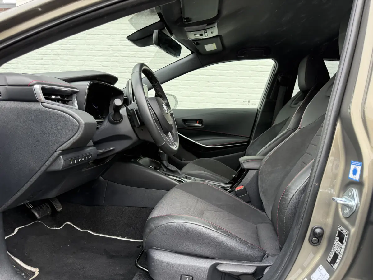 2.0 Hybrid Executive | HUD | ACC | CarPlay | Camera | JBL | 18 inch