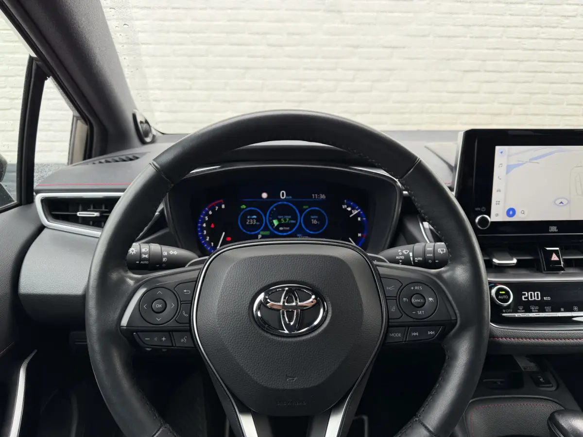 2.0 Hybrid Executive | HUD | ACC | CarPlay | Camera | JBL | 18 inch