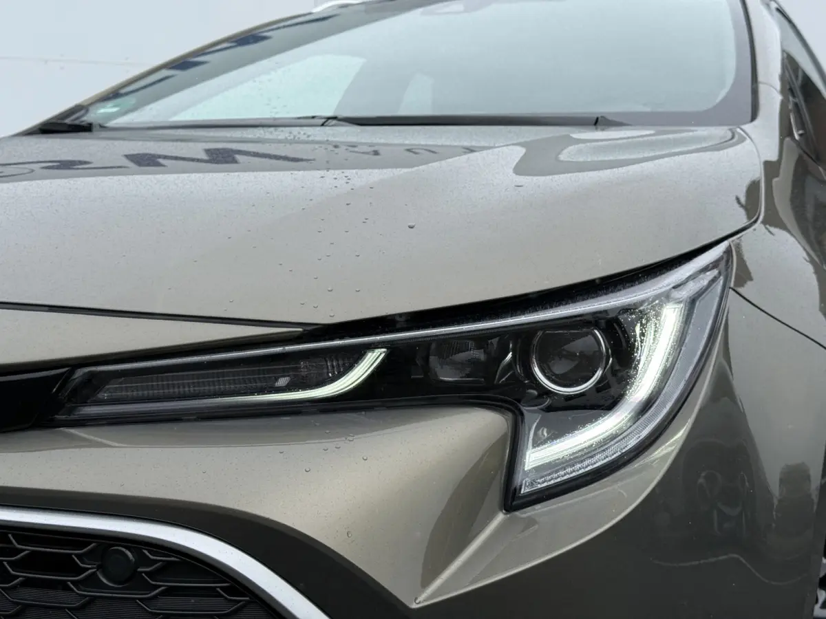 2.0 Hybrid Executive | HUD | ACC | CarPlay | Camera | JBL | 18 inch