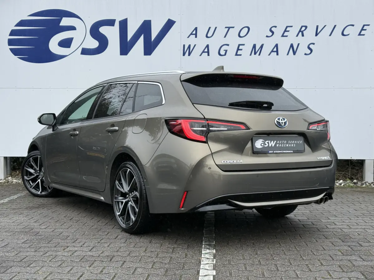 2.0 Hybrid Executive | HUD | ACC | CarPlay | Camera | JBL | 18 inch