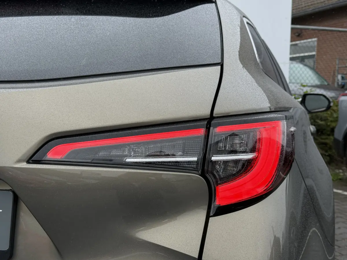 2.0 Hybrid Executive | HUD | ACC | CarPlay | Camera | JBL | 18 inch