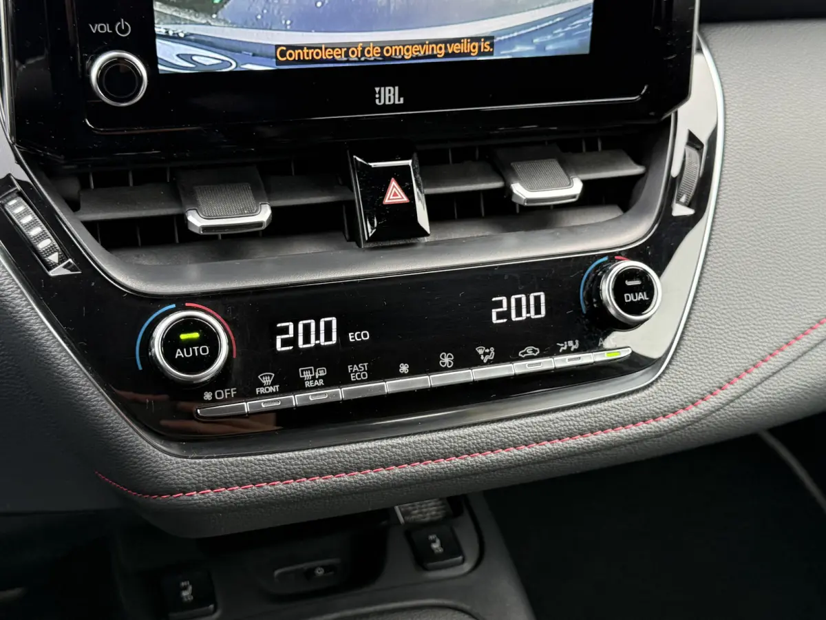 2.0 Hybrid Executive | HUD | ACC | CarPlay | Camera | JBL | 18 inch