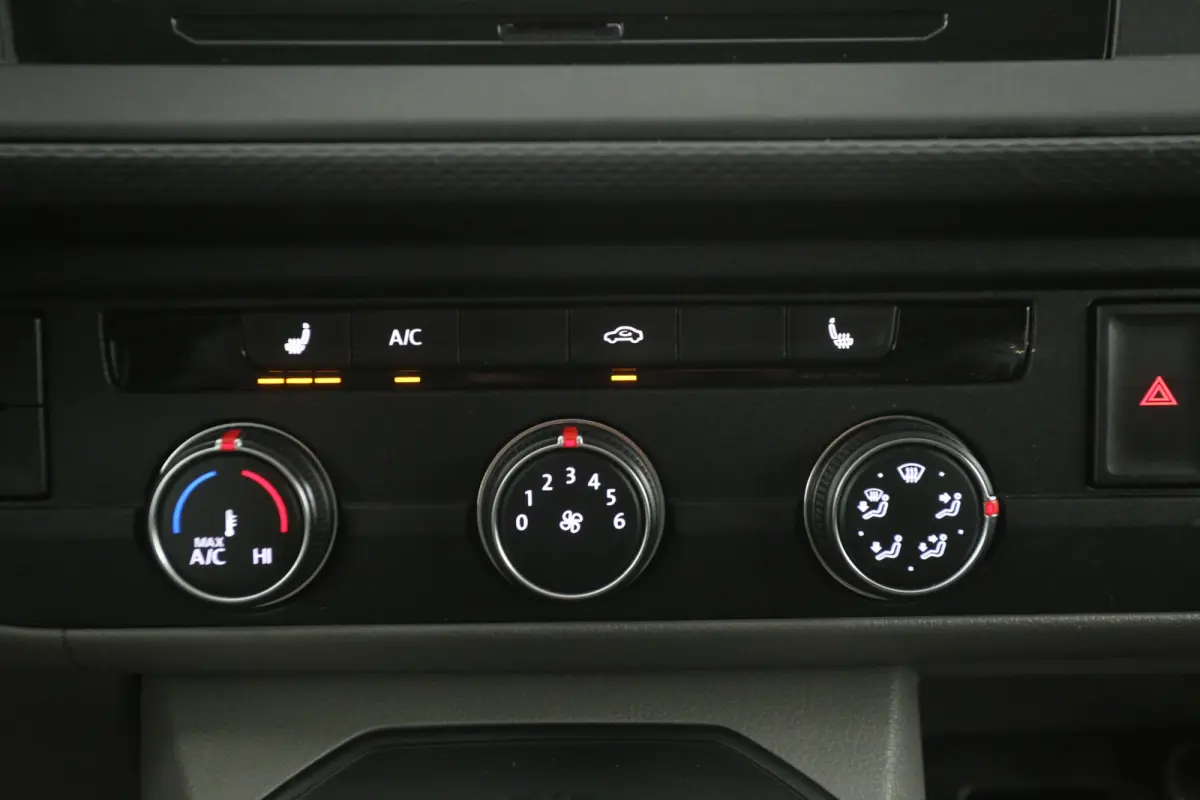 2.0 TDI 150PK L1H1 | DSG | Airco | Camera | Cruise | 3 Zits | 2xSchuifdeur | Carplay