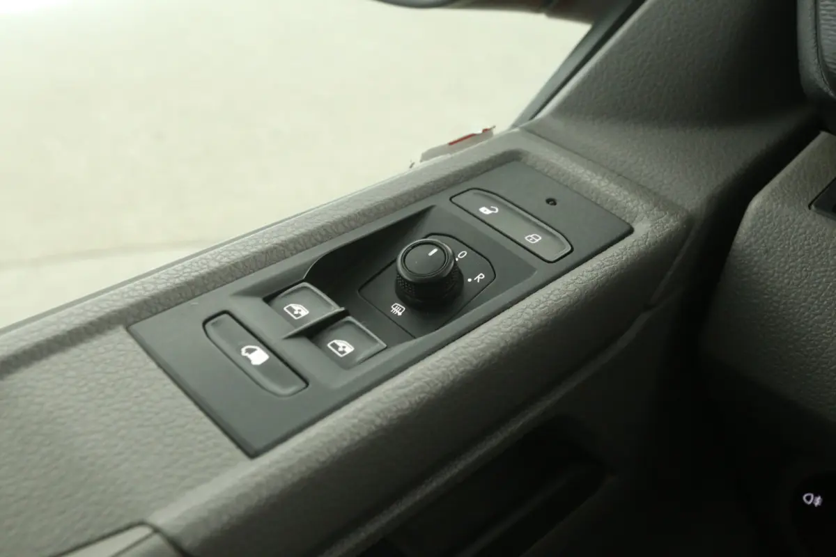 2.0 TDI 150PK L1H1 | DSG | Airco | Camera | Cruise | 3 Zits | 2xSchuifdeur | Carplay