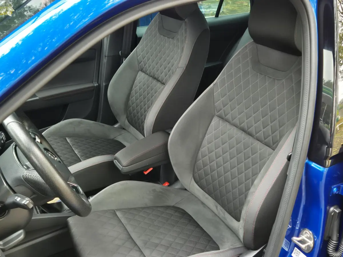 1.0 TSI Sport Business | Navigatie | Apple Carplay | Trekhaak | Climate Control | Parkeersensoren | Cruise Control