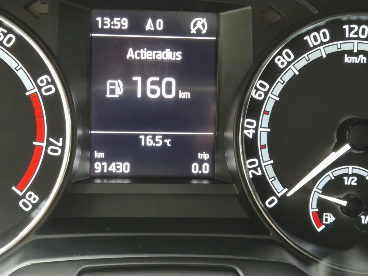 1.0 TSI Sport Business | Navigatie | Apple Carplay | Trekhaak | Climate Control | Parkeersensoren | Cruise Control