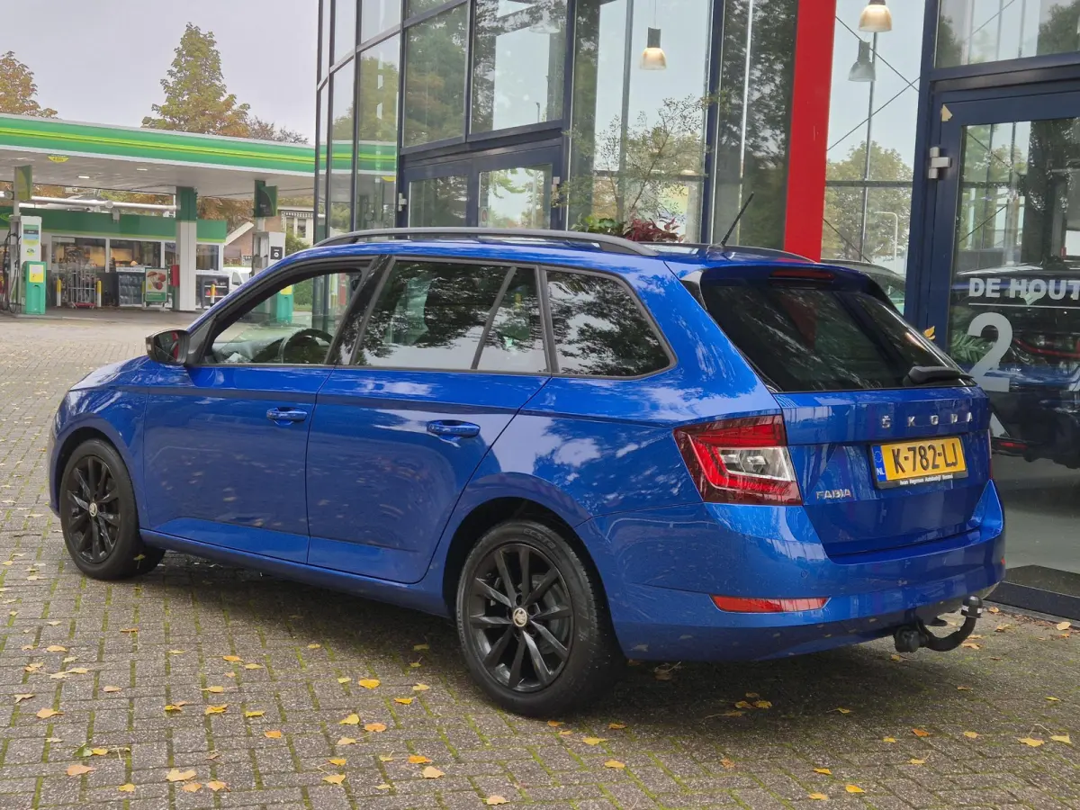 1.0 TSI Sport Business | Navigatie | Apple Carplay | Trekhaak | Climate Control | Parkeersensoren | Cruise Control