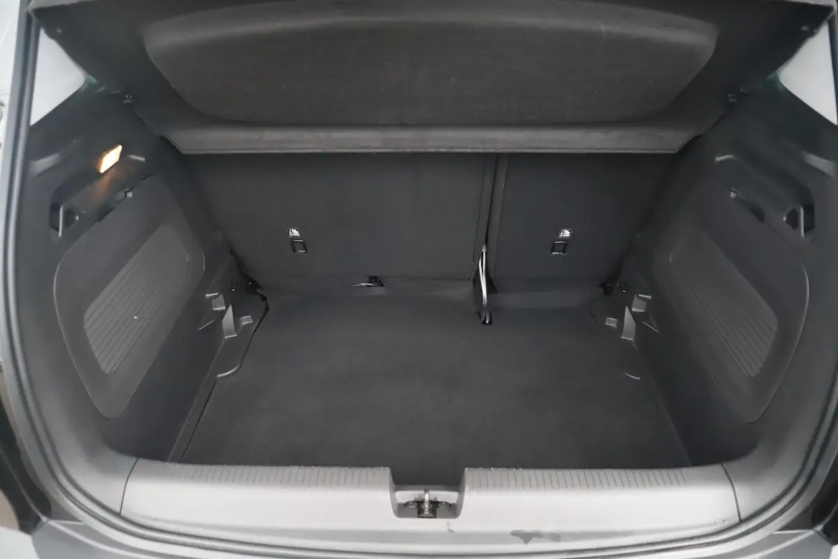 1.2 Turbo GS Line 131PK Automaat NIEUW MODEL Winter Pakket Navigatie Achteruitrijcamera Climate Cruise Control 16 inch Parkeersensoren