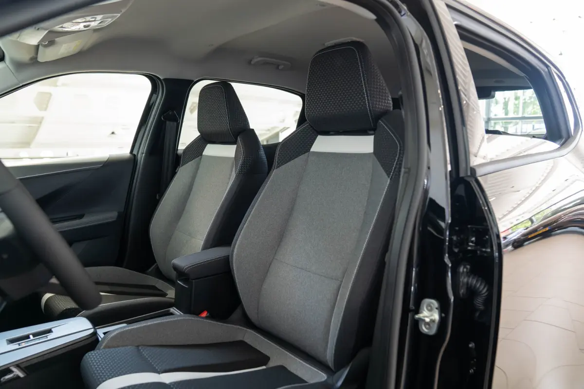 1.2 Turbo 145pk Hybrid GS | Tot 8 Jaar Garantie | Camera | Stoel & Stuurverwarming | Navigatie | Climate Controle | Dodehoek Detectie |