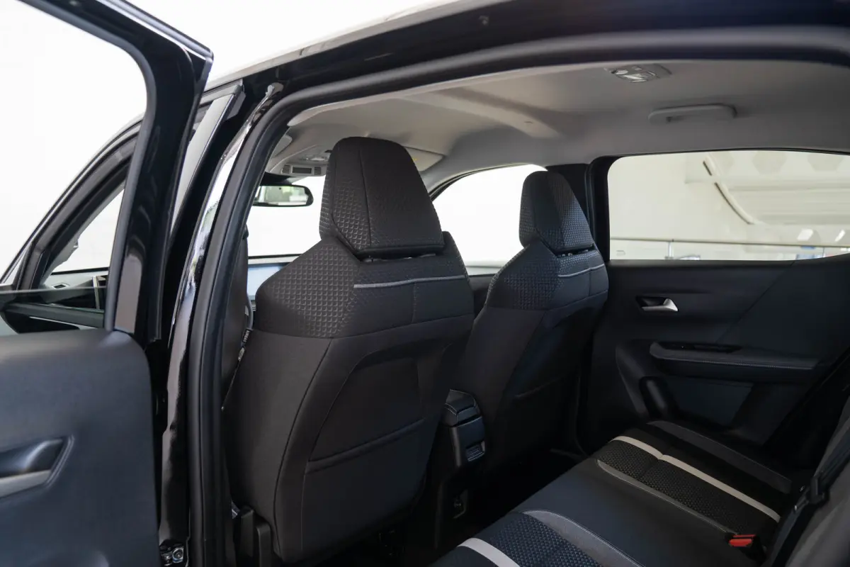 1.2 Turbo 145pk Hybrid GS | Tot 8 Jaar Garantie | Camera | Stoel & Stuurverwarming | Navigatie | Climate Controle | Dodehoek Detectie |