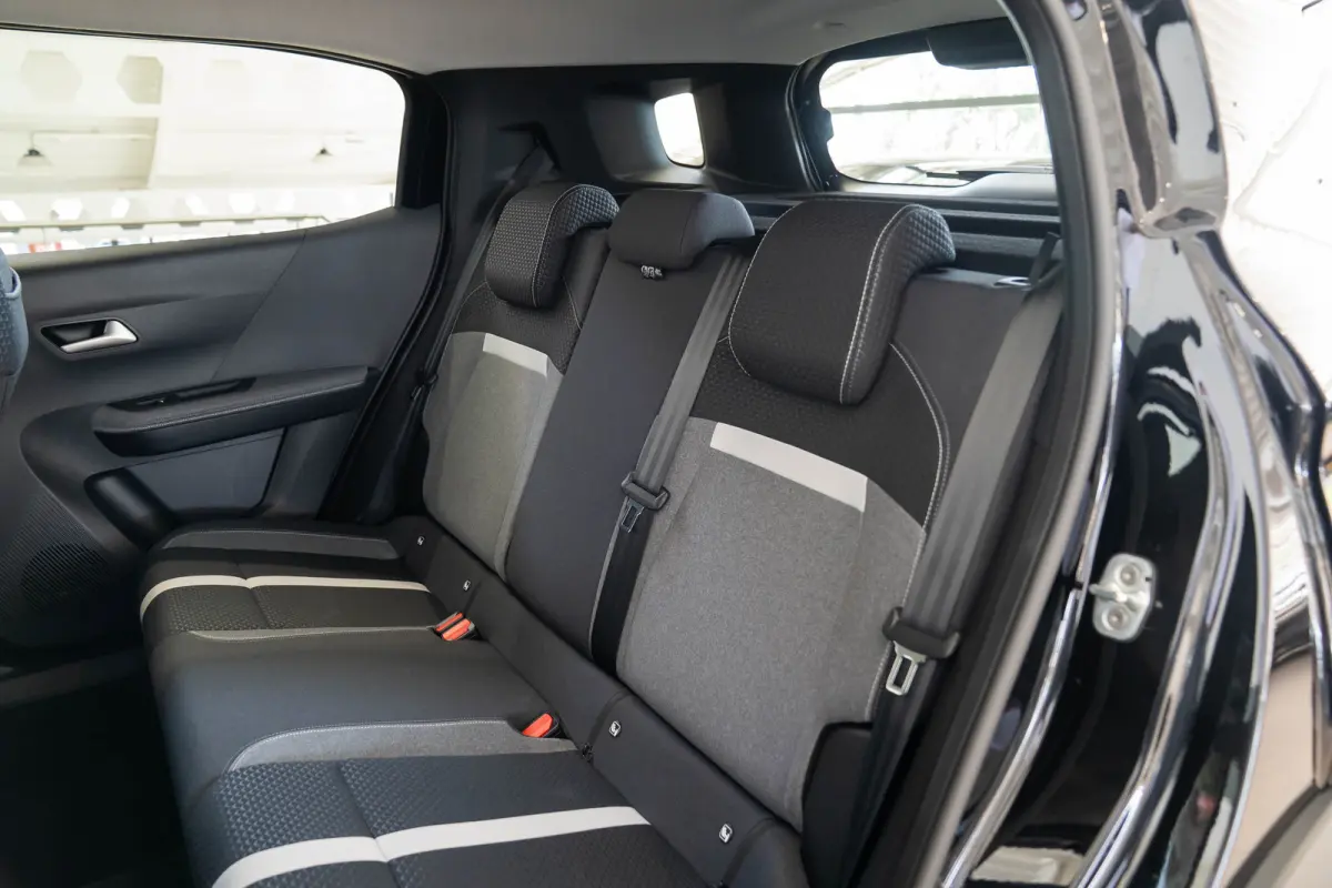 1.2 Turbo 145pk Hybrid GS | Tot 8 Jaar Garantie | Camera | Stoel & Stuurverwarming | Navigatie | Climate Controle | Dodehoek Detectie |