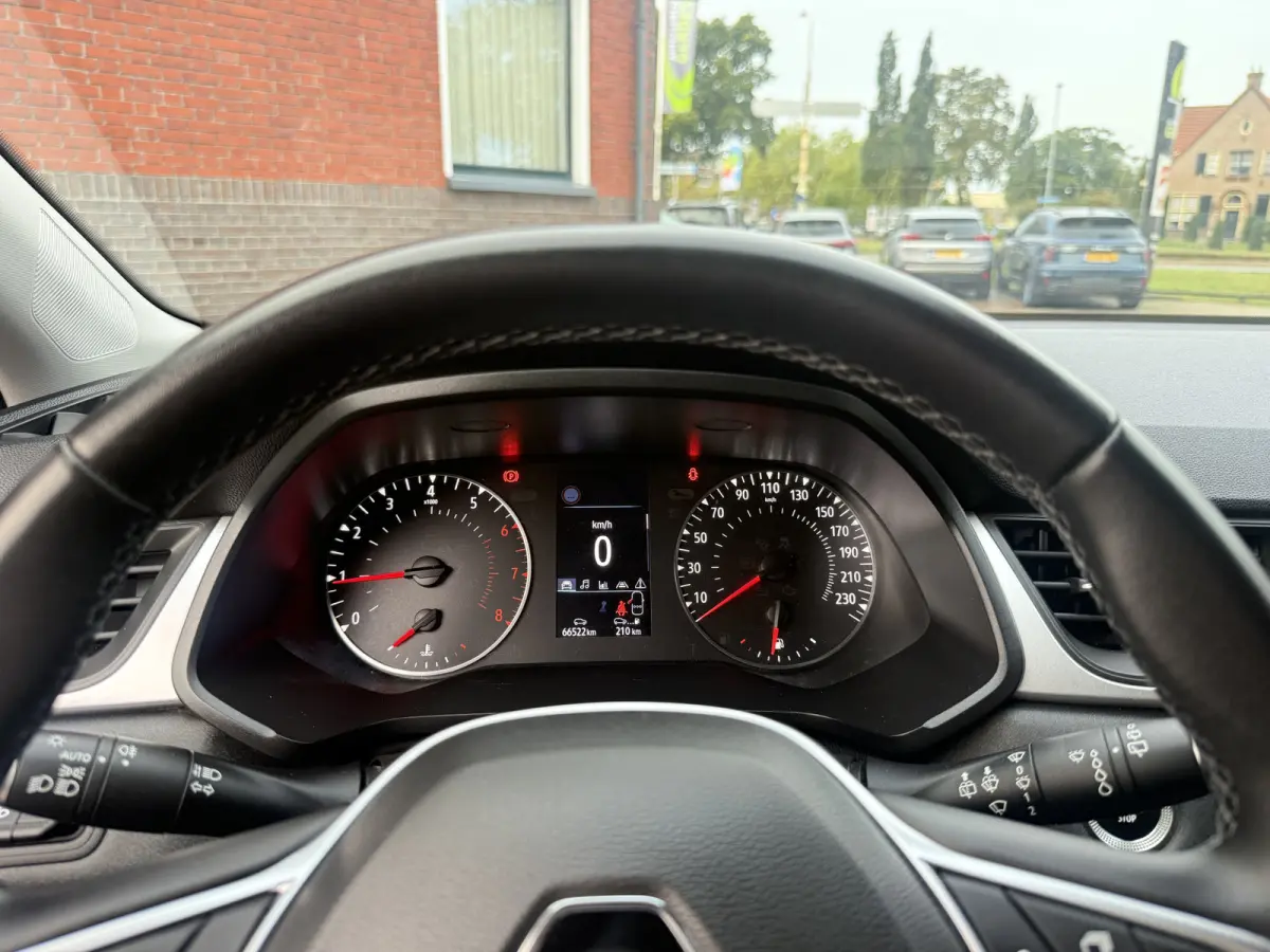 1.0 TCe 90 Zen | NIEUWSTAAT | CRUISE | TREKHAAK | NAVI VIA APP | LED | CARPLAY |