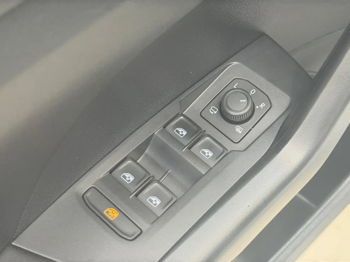 1.0 TSI Life Edition STOELVERWARMING | CLIMATE CONTROL | HOGE ZIT | AUTOMAAT | 12 MAANDEN BOVAG GARANTIE |