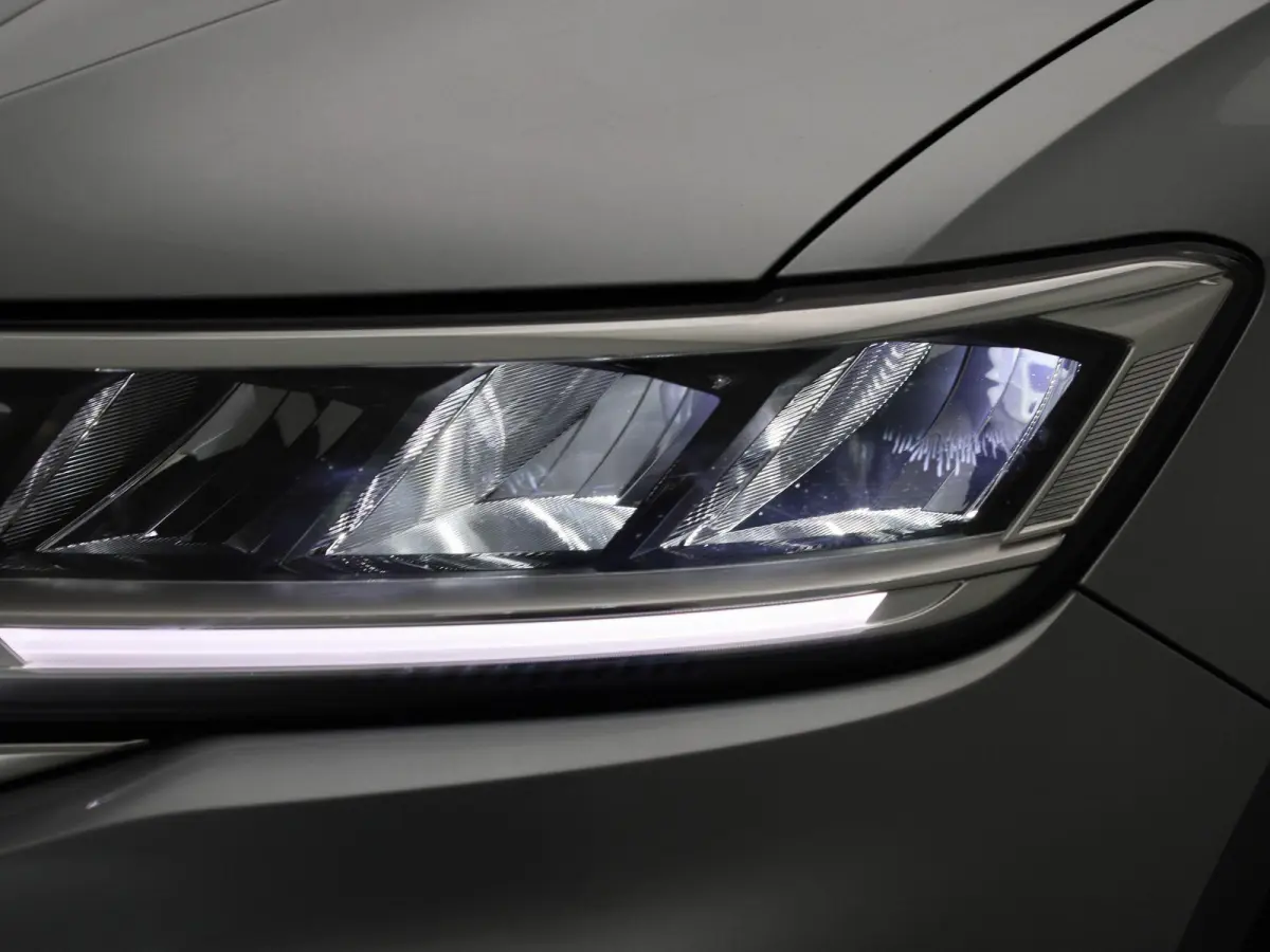 1.0 TSI Life 75 Edition | 110 PK | Apple Carplay | Android Auto | Parkeercamera | Navigatie | Adaptieve Cruise Control |