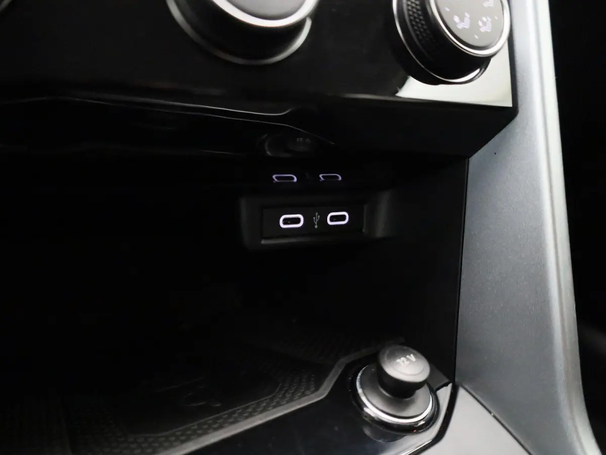 1.0 TSI Life 75 Edition | 110 PK | Apple Carplay | Android Auto | Parkeercamera | Navigatie | Adaptieve Cruise Control |