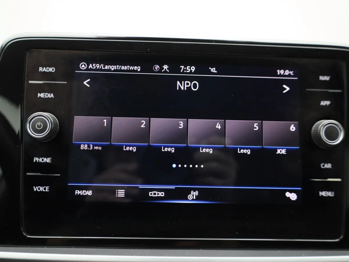1.0 TSI Life 75 Edition | 110 PK | Apple Carplay | Android Auto | Parkeercamera | Navigatie | Adaptieve Cruise Control |