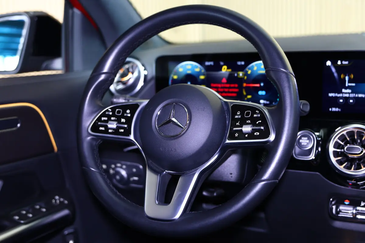 250 e AMG Line AVM CARPLAY NAVI CLIMA PDC CRUISE CAMERA SFEER THAAK '22