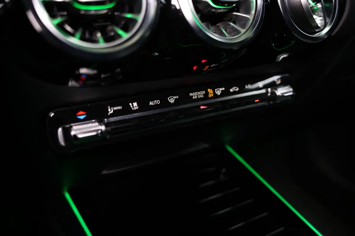 250 e AMG Line AVM CARPLAY NAVI CLIMA PDC CRUISE CAMERA SFEER THAAK '22