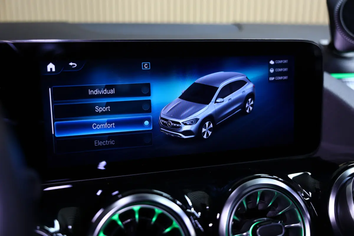 250 e AMG Line AVM CARPLAY NAVI CLIMA PDC CRUISE CAMERA SFEER THAAK '22