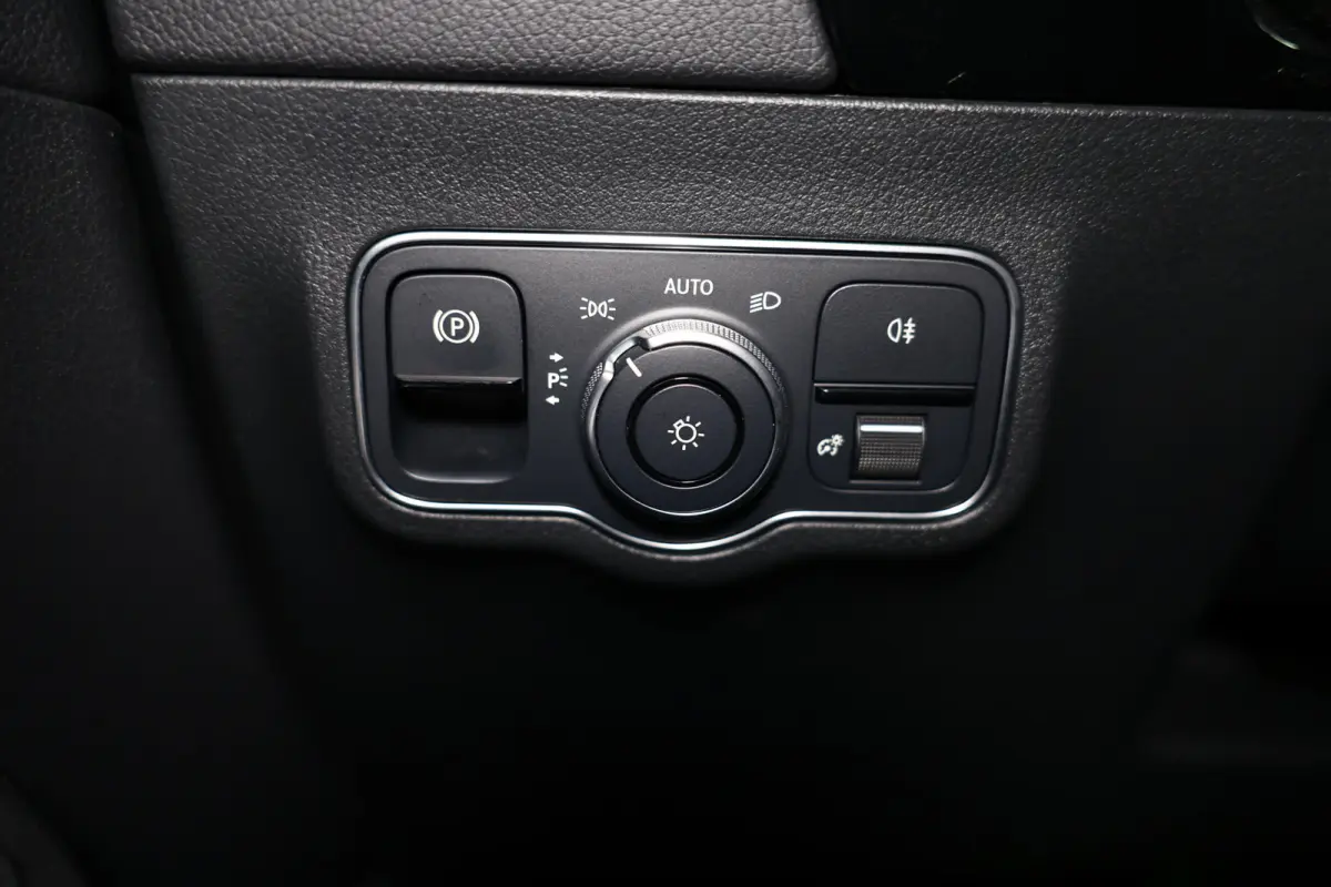 250 e AMG Line AVM CARPLAY NAVI CLIMA PDC CRUISE CAMERA SFEER THAAK '22