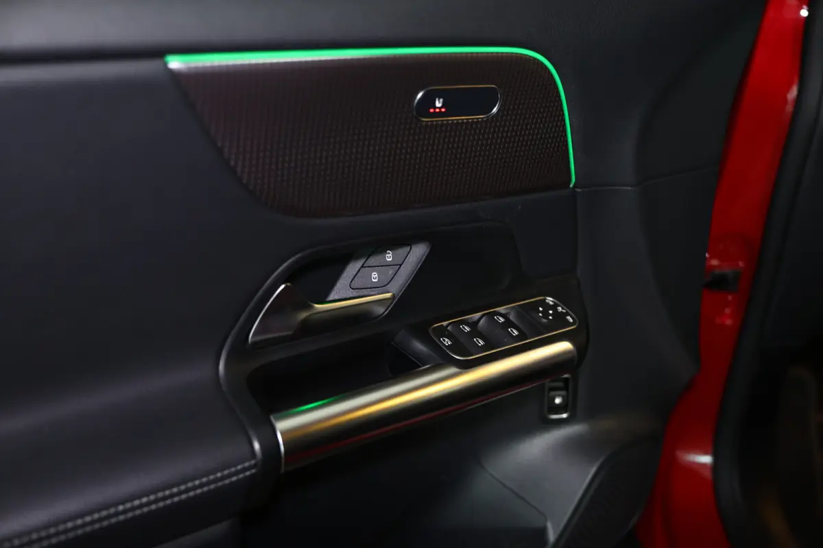 250 e AMG Line AVM CARPLAY NAVI CLIMA PDC CRUISE CAMERA SFEER THAAK '22