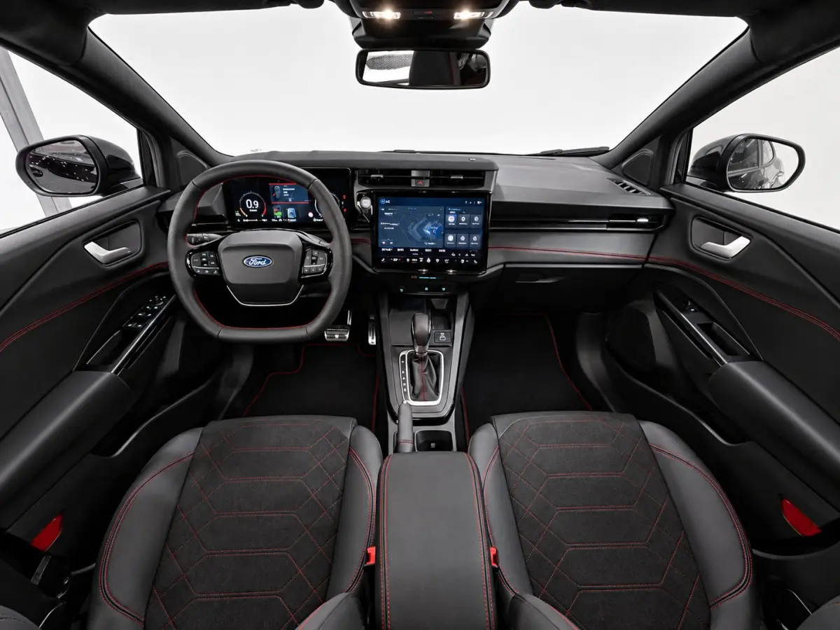 ST-Line X Automaat 155pk | Adaptive Cruise | B&O Audio | Dodehoek Detectie | Winterpack| Matrix Led