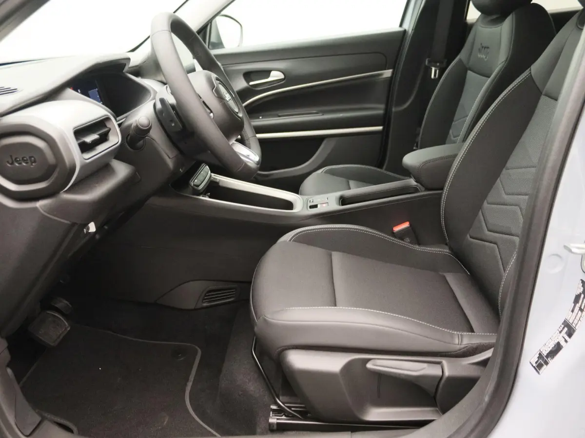 1.2 e-Hybrid Summit | VOORRAAD VOORDEEL | TOT 8 JAAR GARANTIE | VAN € 41.175,- VOOR € 34.995,-
