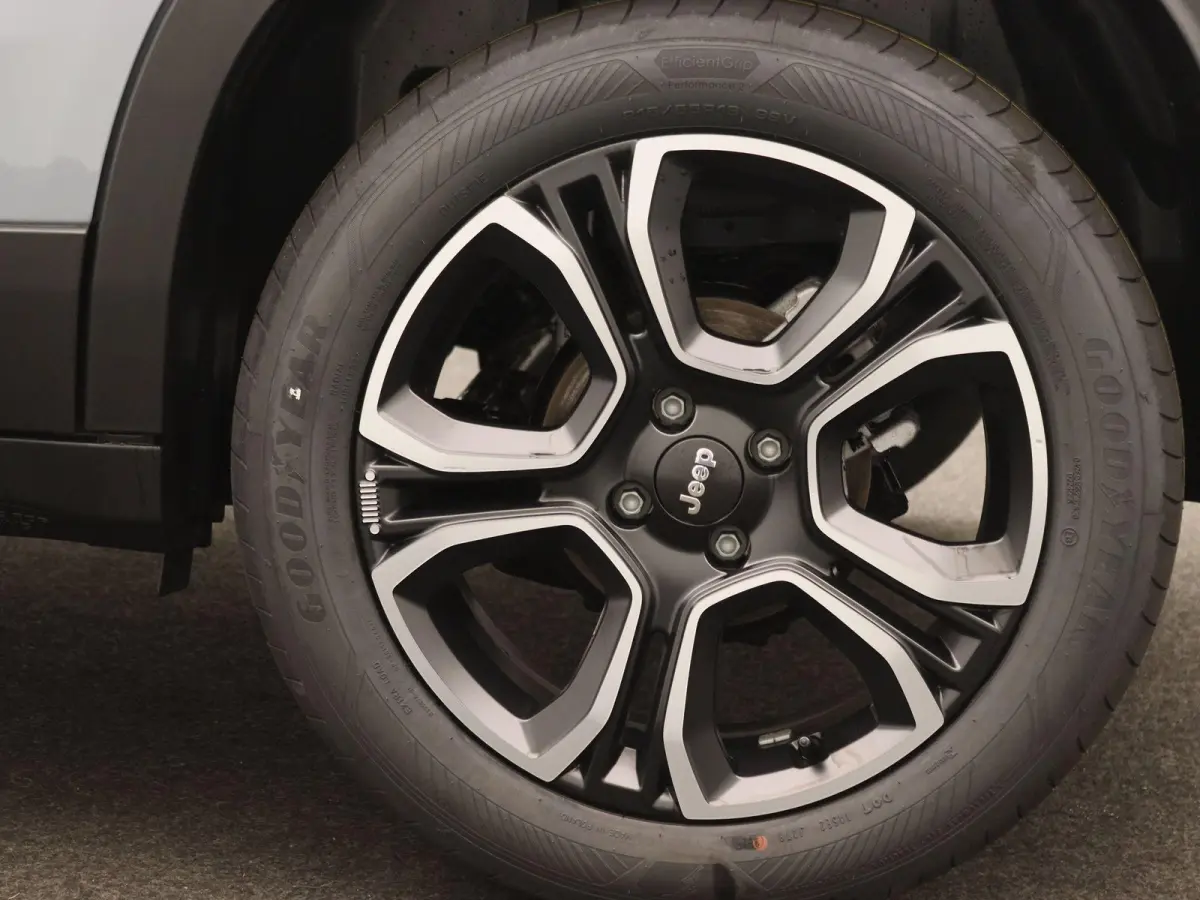 1.2 e-Hybrid Summit | VOORRAAD VOORDEEL | TOT 8 JAAR GARANTIE | VAN € 41.175,- VOOR € 34.995,-