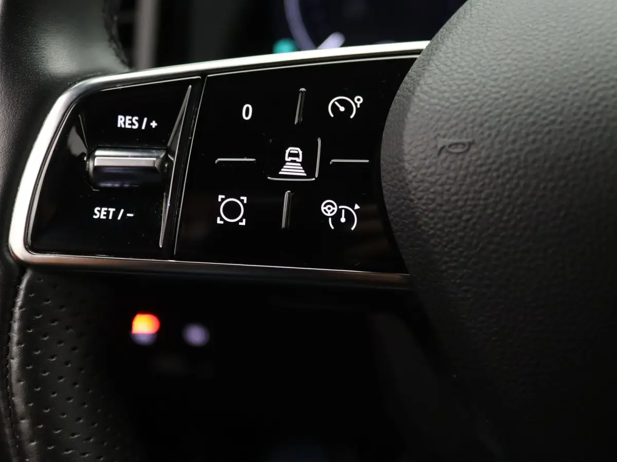 EV60 Optimum Charge Techno Apple Carplay/Android Auto | Climate