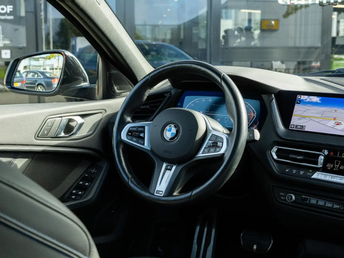 118i High Ex. M-Sport|Pano|Adapt.Cr.|Carplay