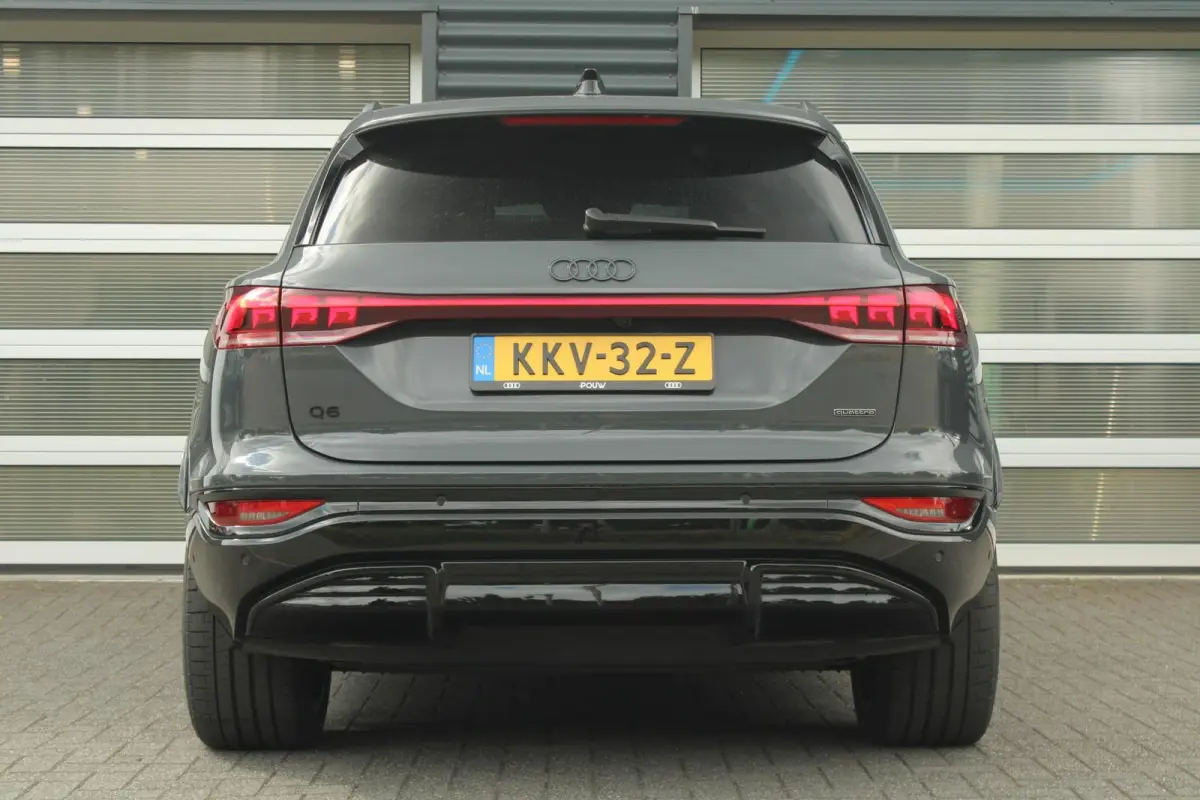 388pk quattro S edition 100kWh | Trekhaak | Luchtvering | Panoramadak  | Bang & Olufsen Premium 3D | Stoelverwarming Voor & Achter | Bijrijdersscherm