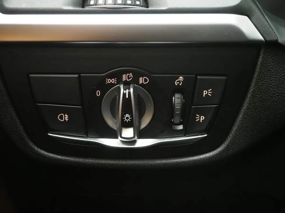 xDrive30e | Leder | Sportstoelen | Camera | Cruise | Climate | LED | Carplay