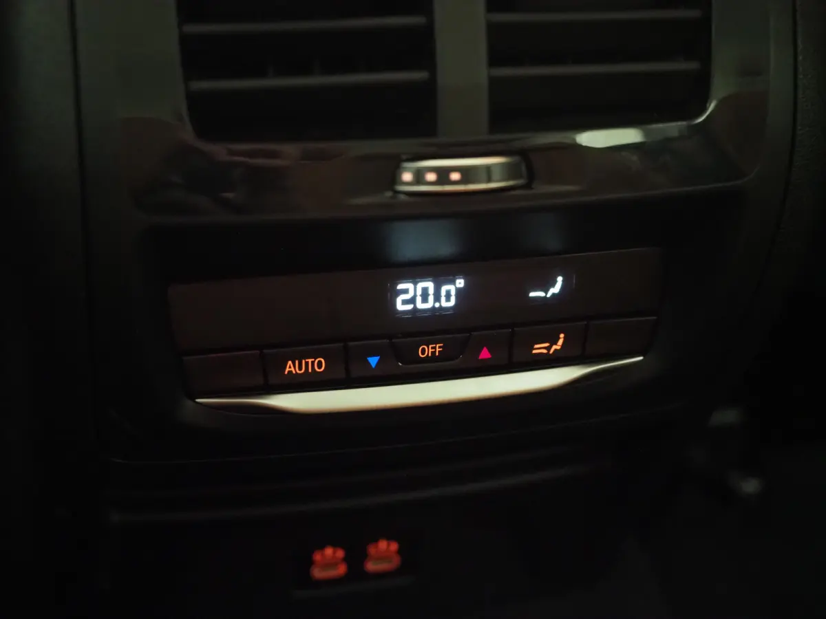 xDrive30e | Leder | Sportstoelen | Camera | Cruise | Climate | LED | Carplay