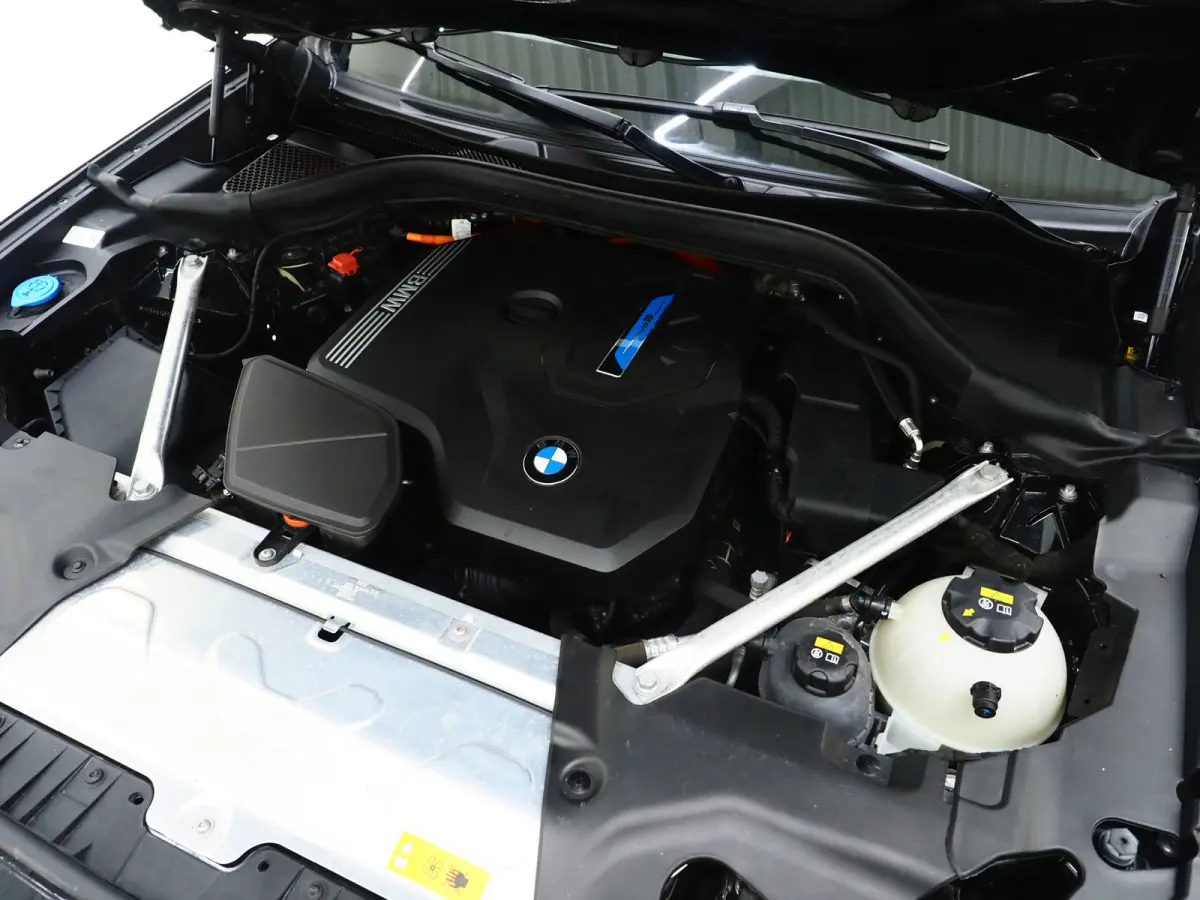 xDrive30e | Leder | Sportstoelen | Camera | Cruise | Climate | LED | Carplay