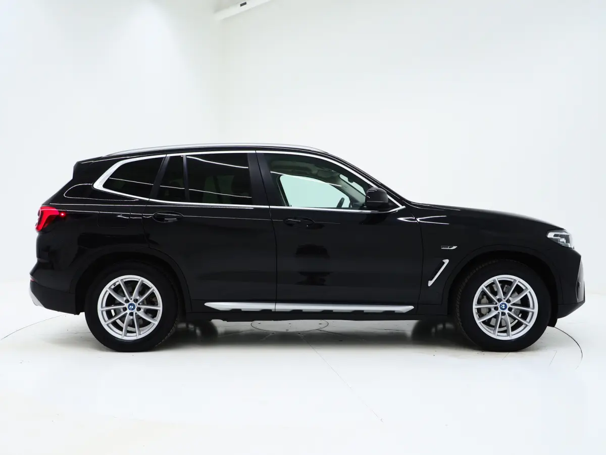 xDrive30e | Leder | Sportstoelen | Camera | Cruise | Climate | LED | Carplay