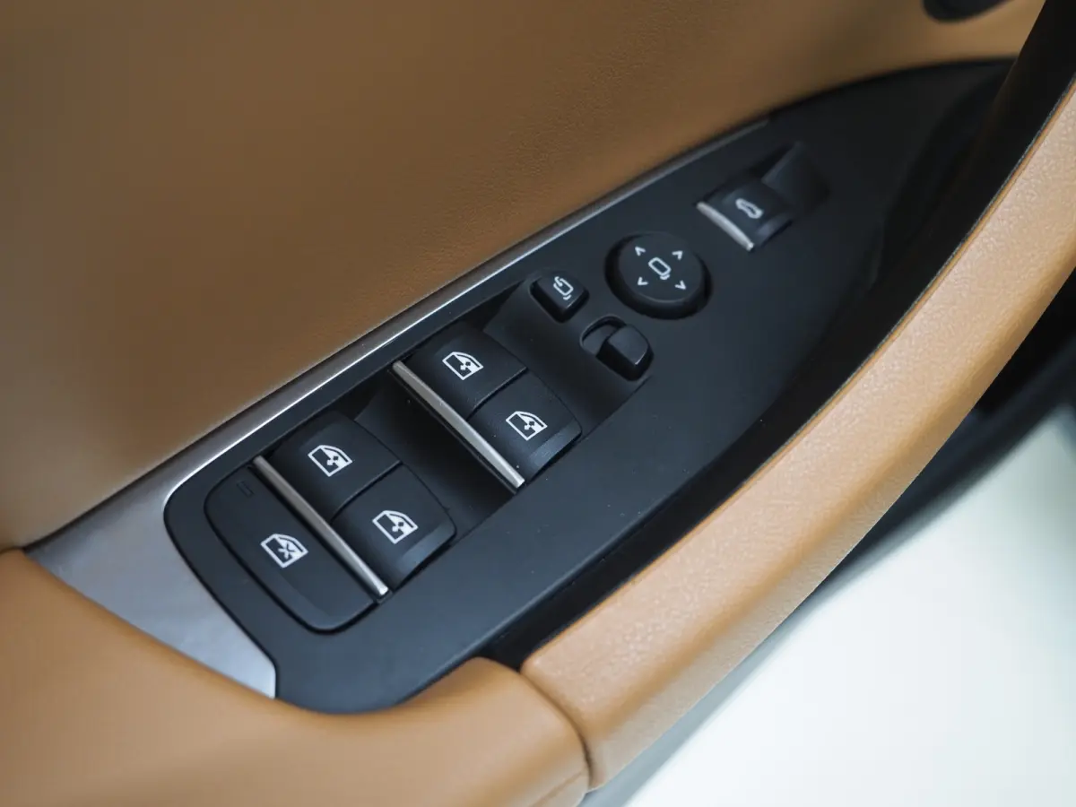 xDrive30e | Leder | Sportstoelen | Camera | Cruise | Climate | LED | Carplay