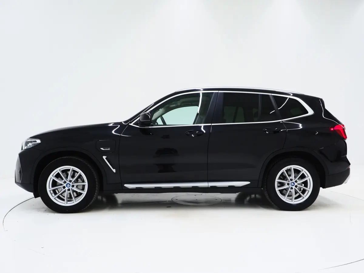 xDrive30e | Leder | Sportstoelen | Camera | Cruise | Climate | LED | Carplay