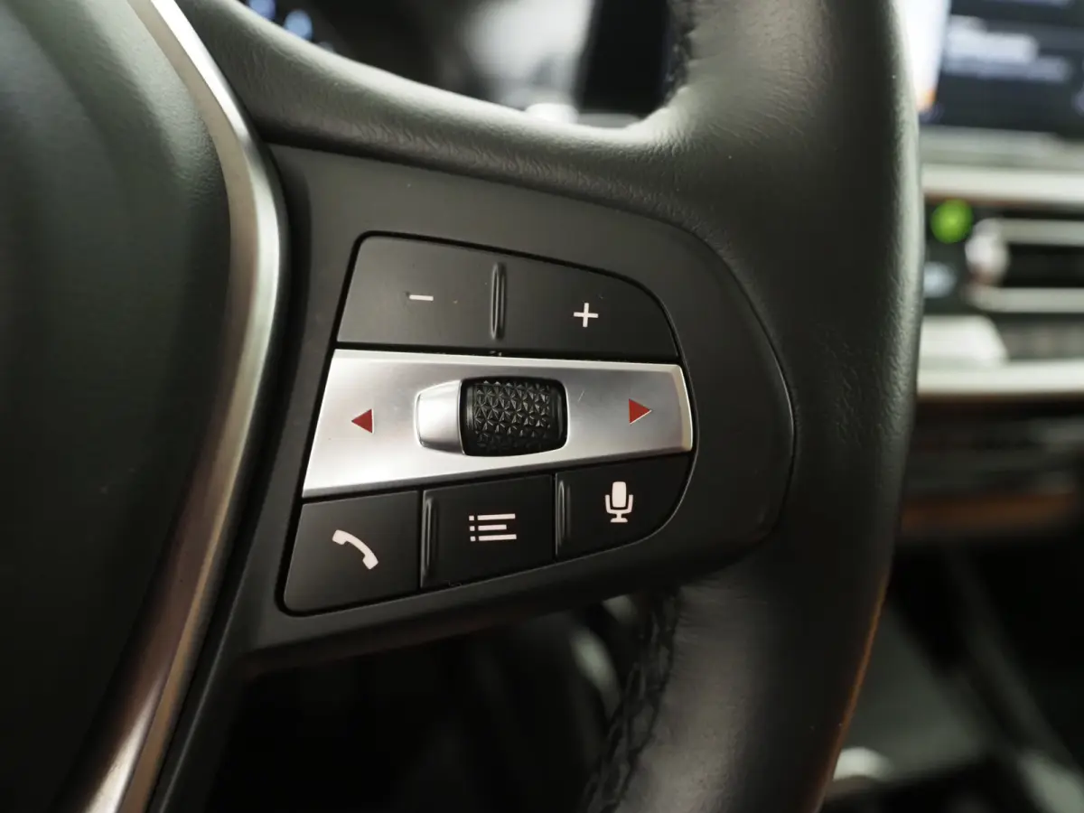 xDrive30e | Leder | Sportstoelen | Camera | Cruise | Climate | LED | Carplay