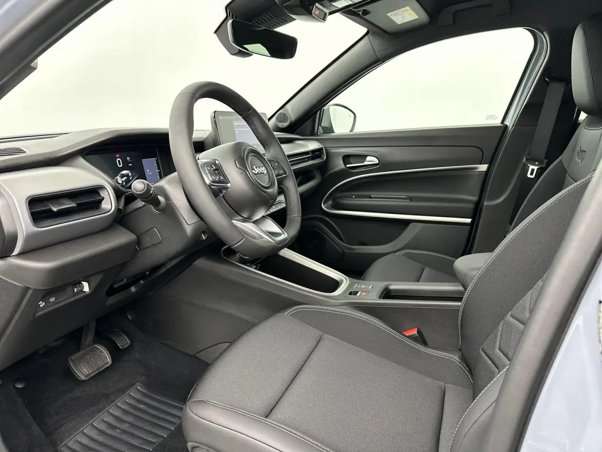 1.2 e-Hybrid Summit | 8 jaar Speciale Garantie | Aktie auto! | Navigatie | Camera | LMV 18" | Two-Tone lak |