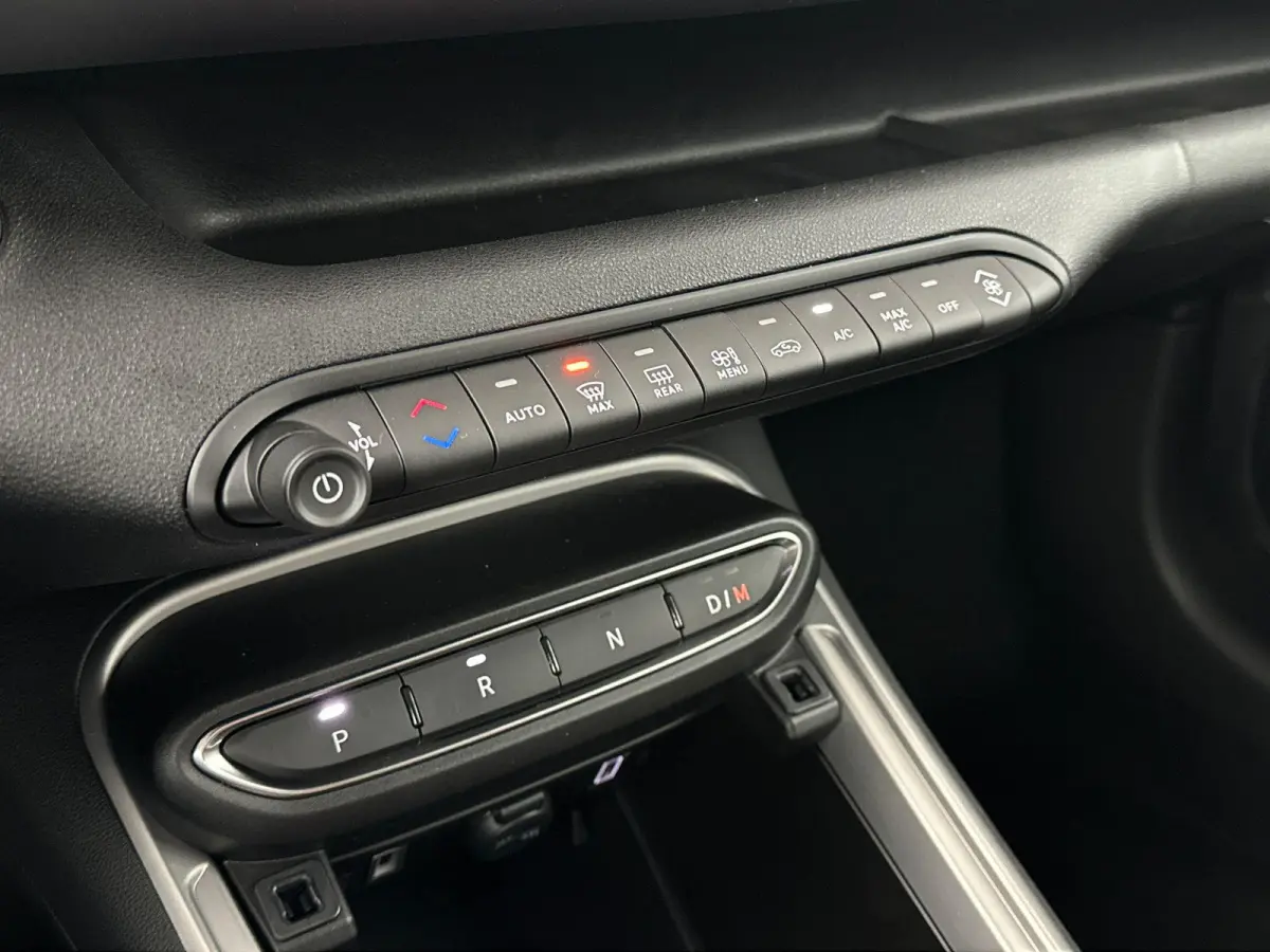 1.2 e-Hybrid Summit | 8 jaar Speciale Garantie | Aktie auto! | Navigatie | Camera | LMV 18" | Two-Tone lak |