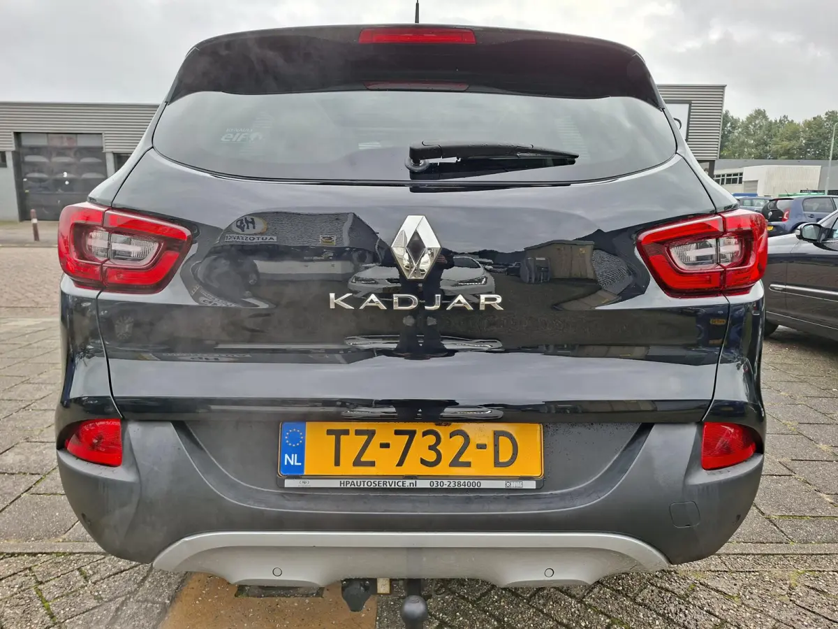 Kadjar TCe Panoramadak/Trekhaak/Carplay/Camera/Navigatie/Parkeersensoren v+a/19inch LM/Privacy Glass