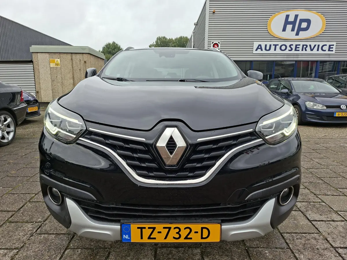 Kadjar TCe Panoramadak/Trekhaak/Carplay/Camera/Navigatie/Parkeersensoren v+a/19inch LM/Privacy Glass