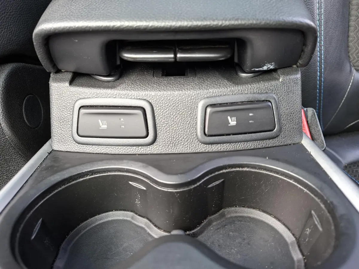 Kadjar TCe Panoramadak/Trekhaak/Carplay/Camera/Navigatie/Parkeersensoren v+a/19inch LM/Privacy Glass