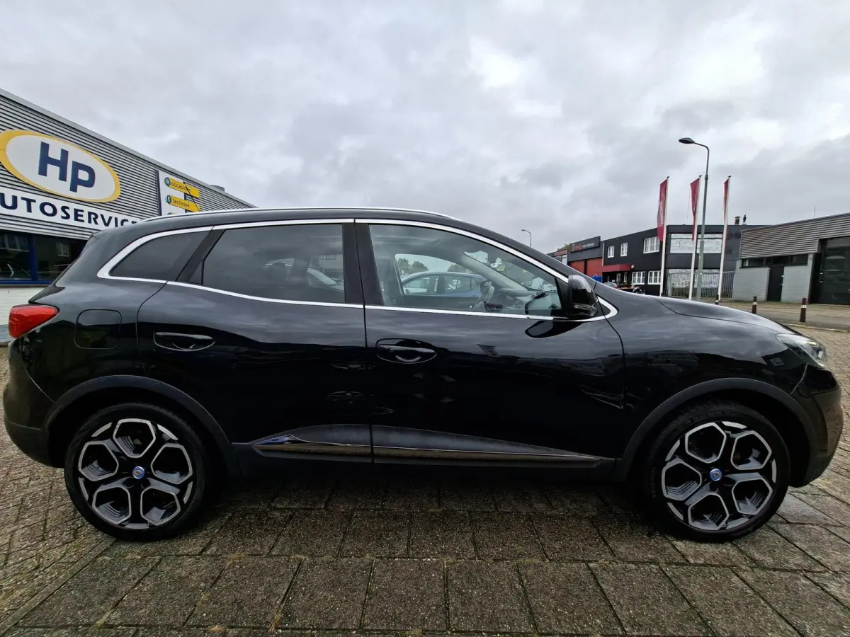 Kadjar TCe Panoramadak/Trekhaak/Carplay/Camera/Navigatie/Parkeersensoren v+a/19inch LM/Privacy Glass