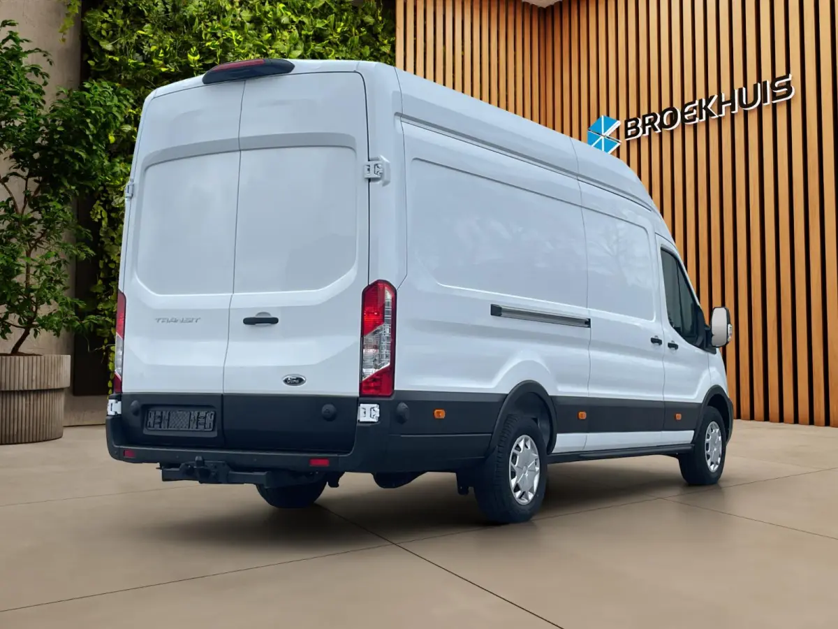 350 2.0 TDCI L4H3 Trend RWD 130PK Navigatie | Trekhaak | All Seasonbanden |