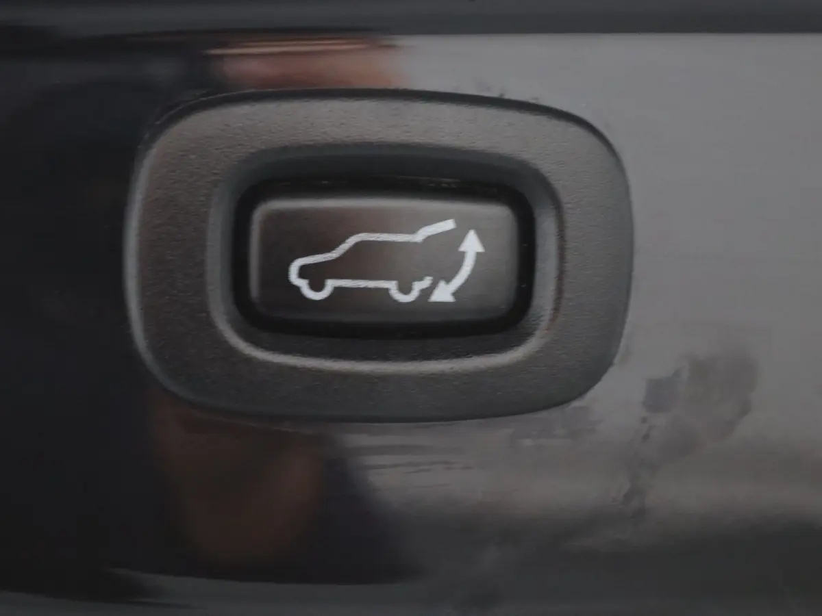 224pk PHEV Intense+ Apple Carplay/Android Auto | Climate